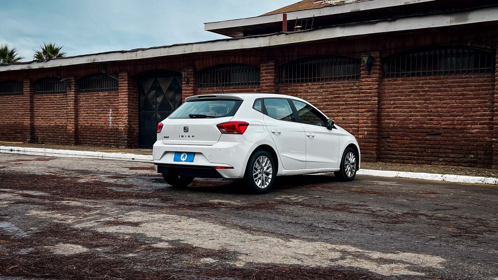 SEAT Ibiza Style 1.6 AT 2021 - Imagen 4 de 20