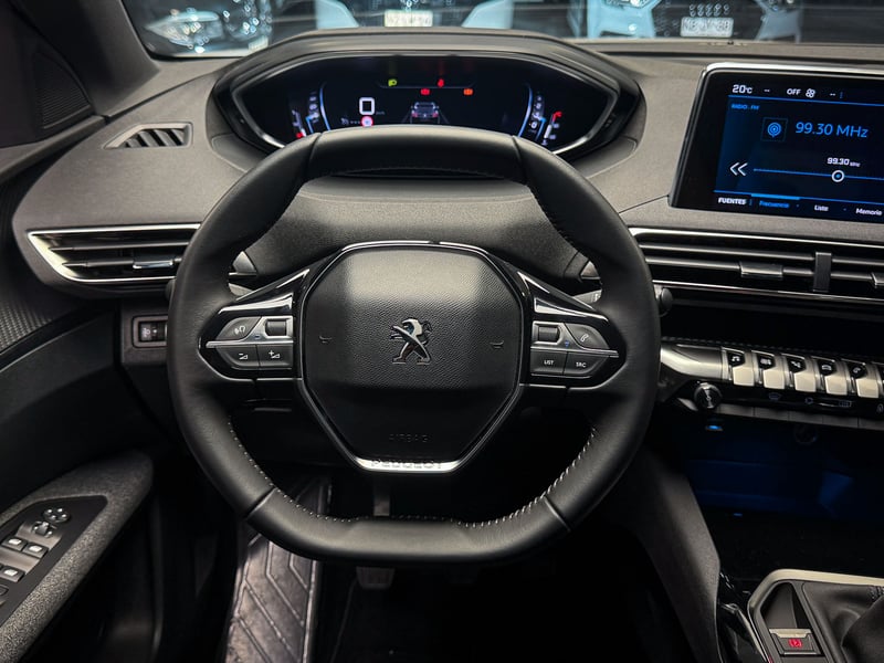 Peugeot 3008 Active Pack 1.2 2024 - Imagen 13 de 20