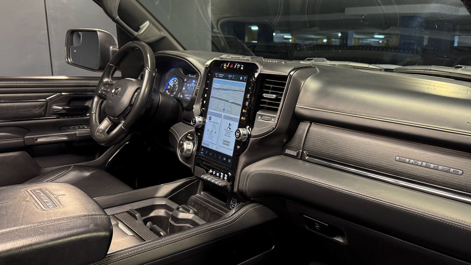 RAM 1500 Limited 4X4 5.7 AT 2022 - Imagen 14 de 20
