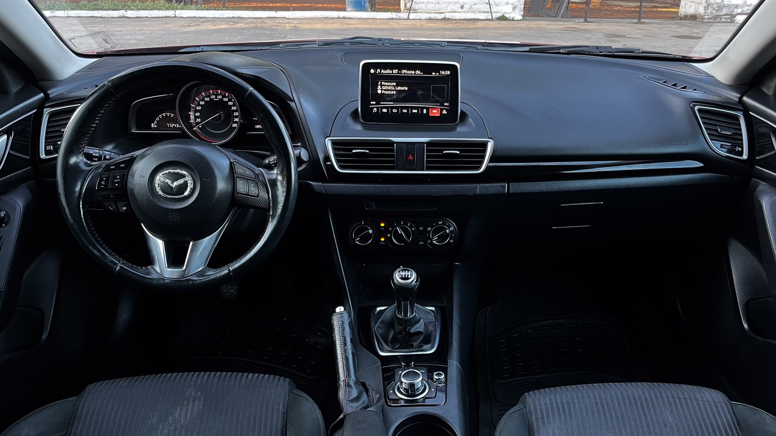 Mazda 3 V 2.0 Sedán MT 2015 - Imagen 14 de 20