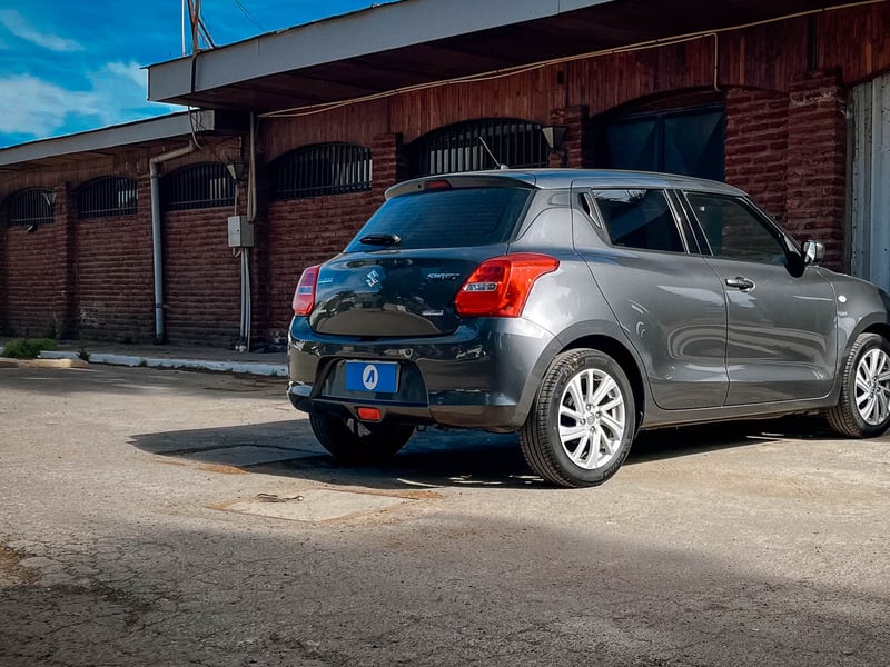 Suzuki Swift GL Hibrido 1.2 MT 2024 - Imagen 4 de 20