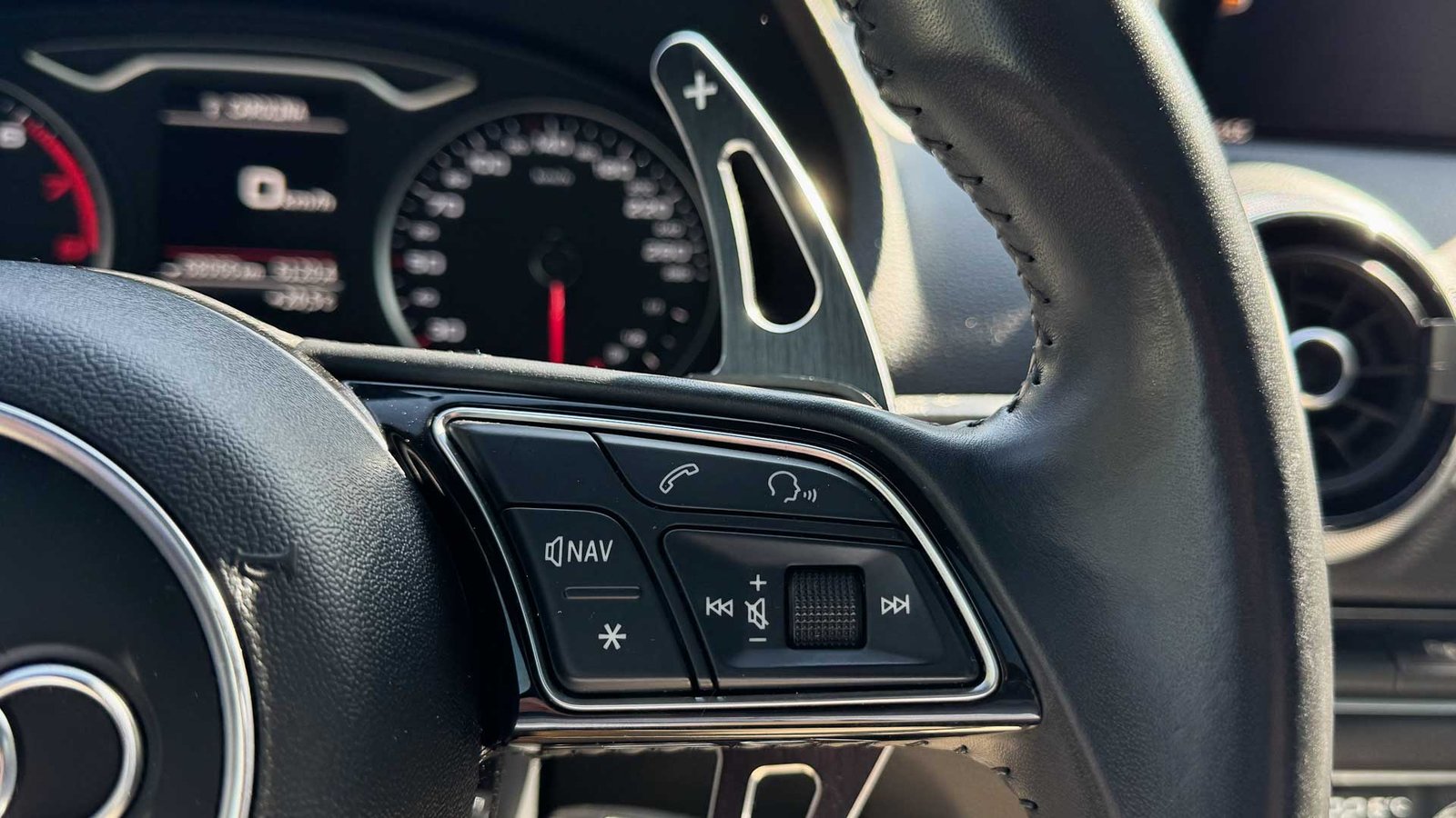 Audi A3 Sport Sline 1.4 2018 - Imagen 9 de 15