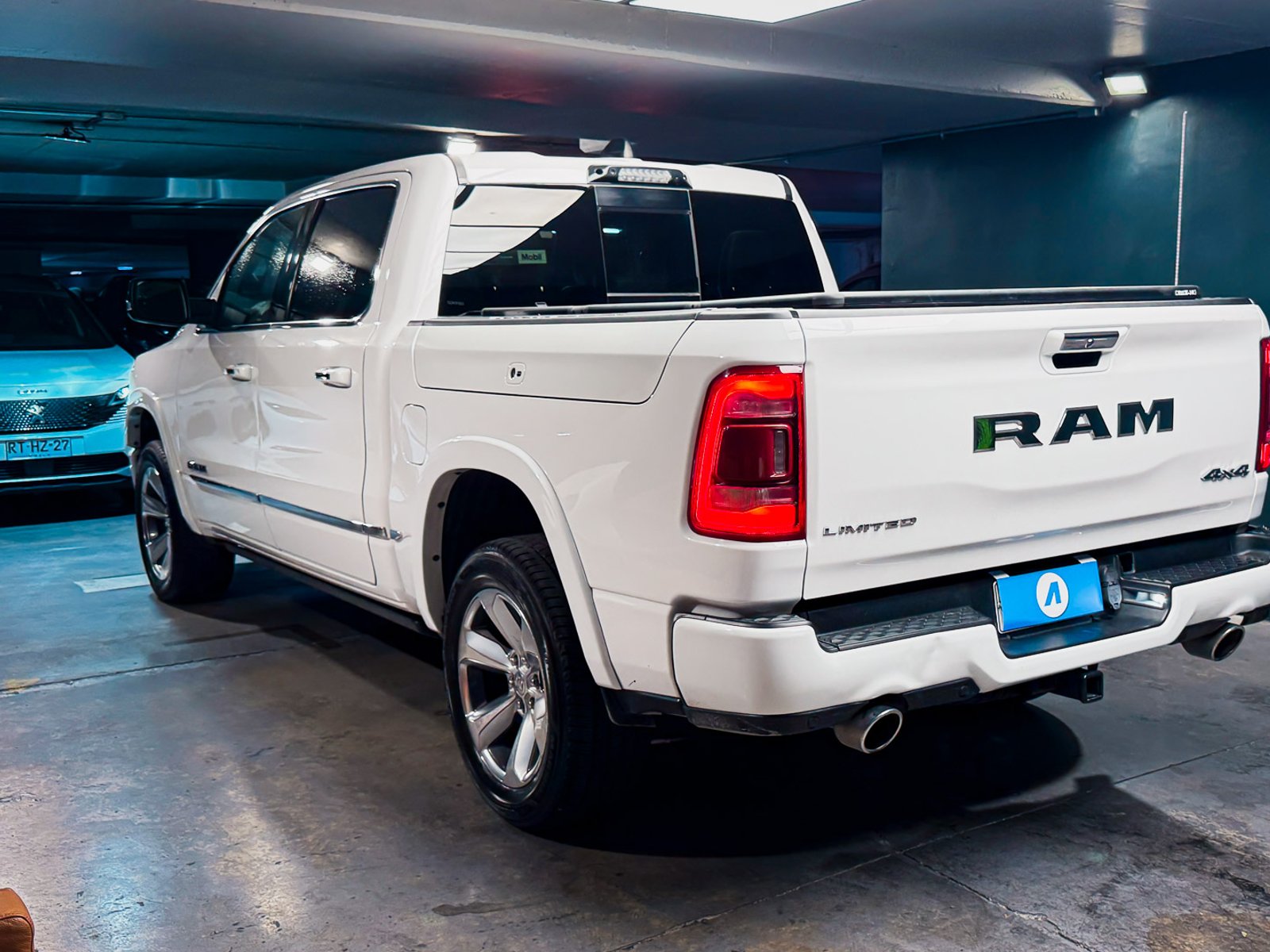 RAM 1500 Limited 4X4 5.7 AT 2022 - Foto 2 de 20