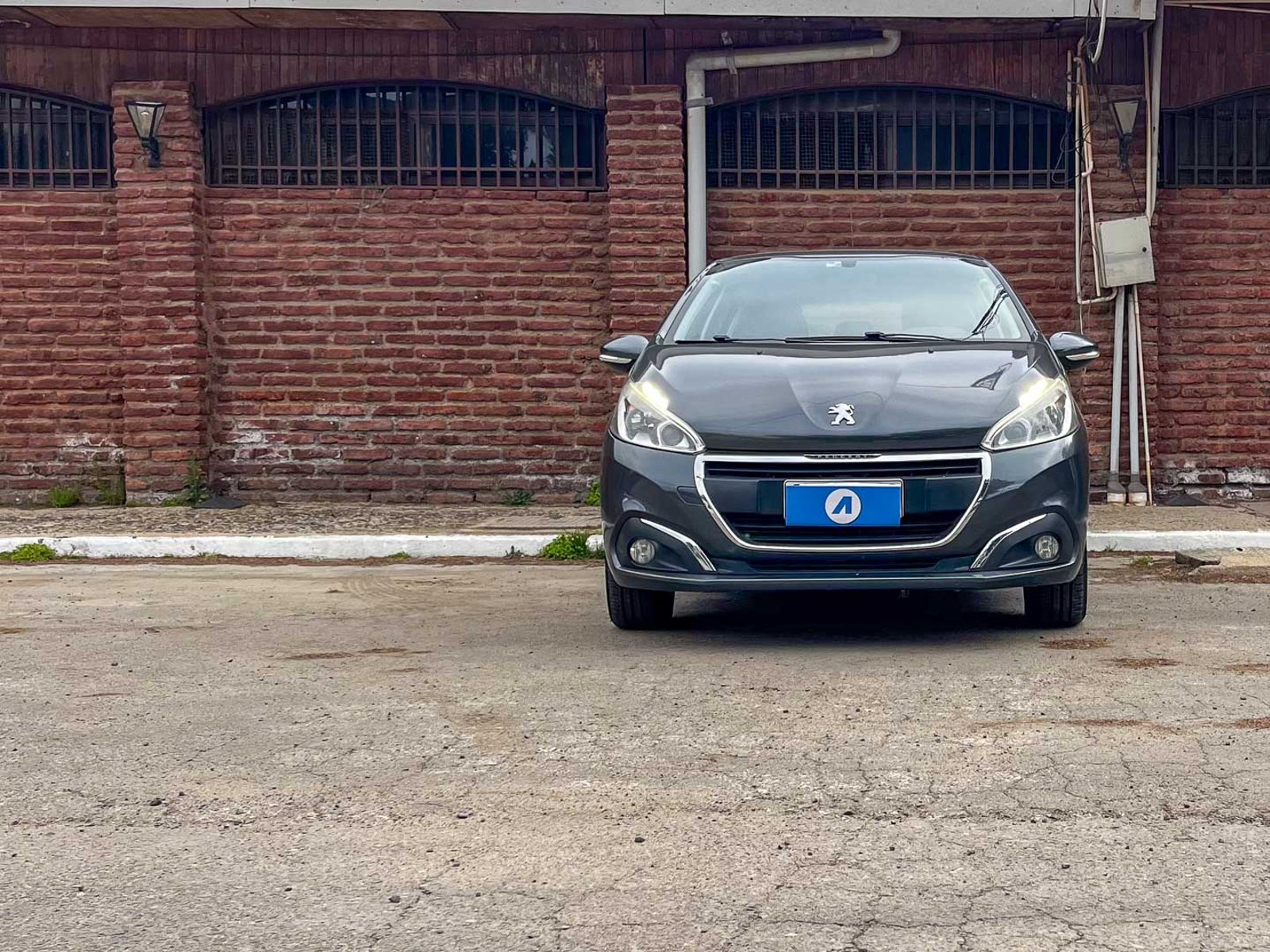 Peugeot 208 Active Pack 1.2 2017 - Foto 4 de 16