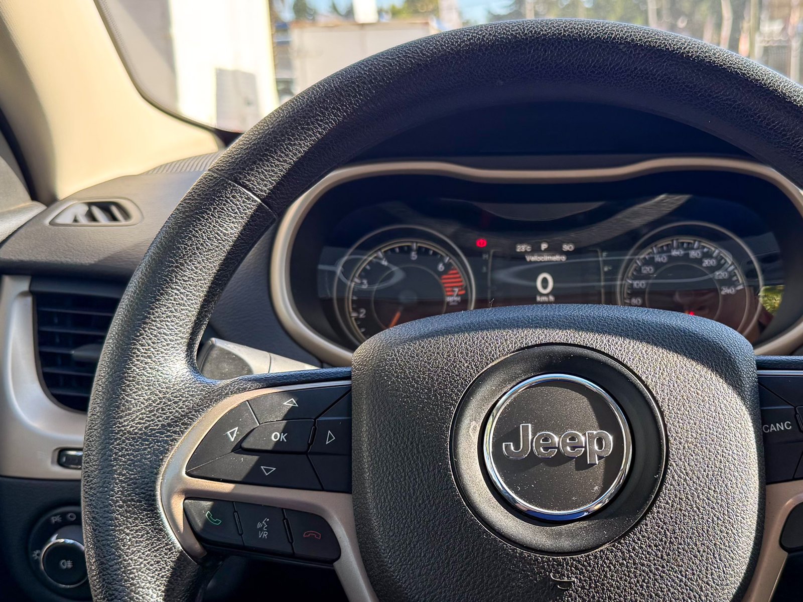 Jeep Cherokee Sport AT 2.4 2017 - Foto 4 de 20