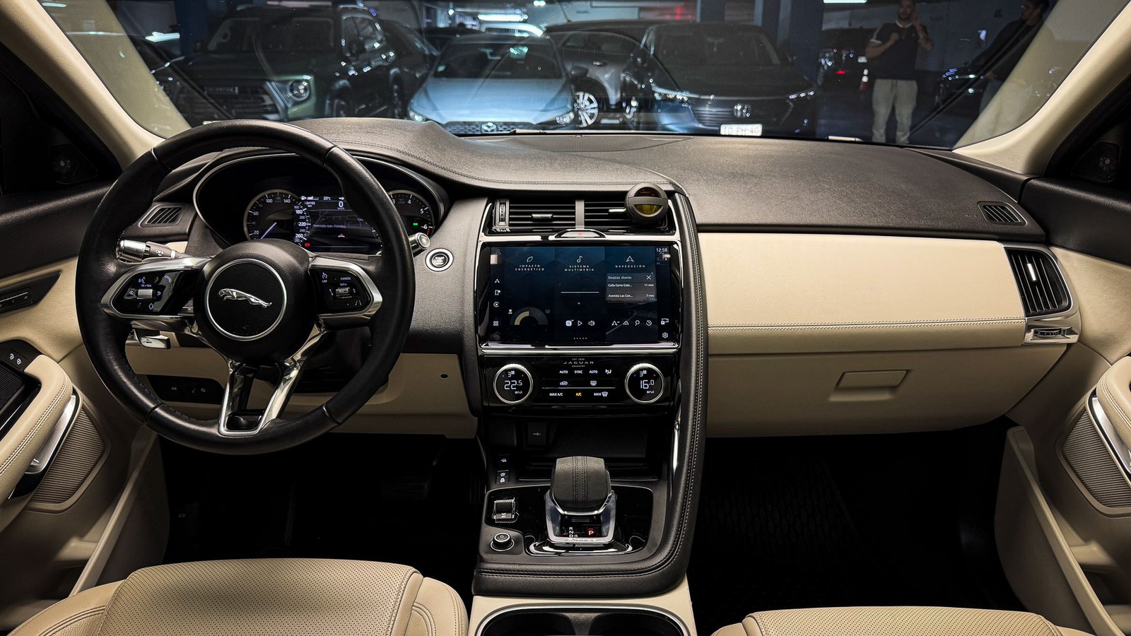 Jaguar E-Pace S AWD 2.0 2022 - Imagen 13 de 20