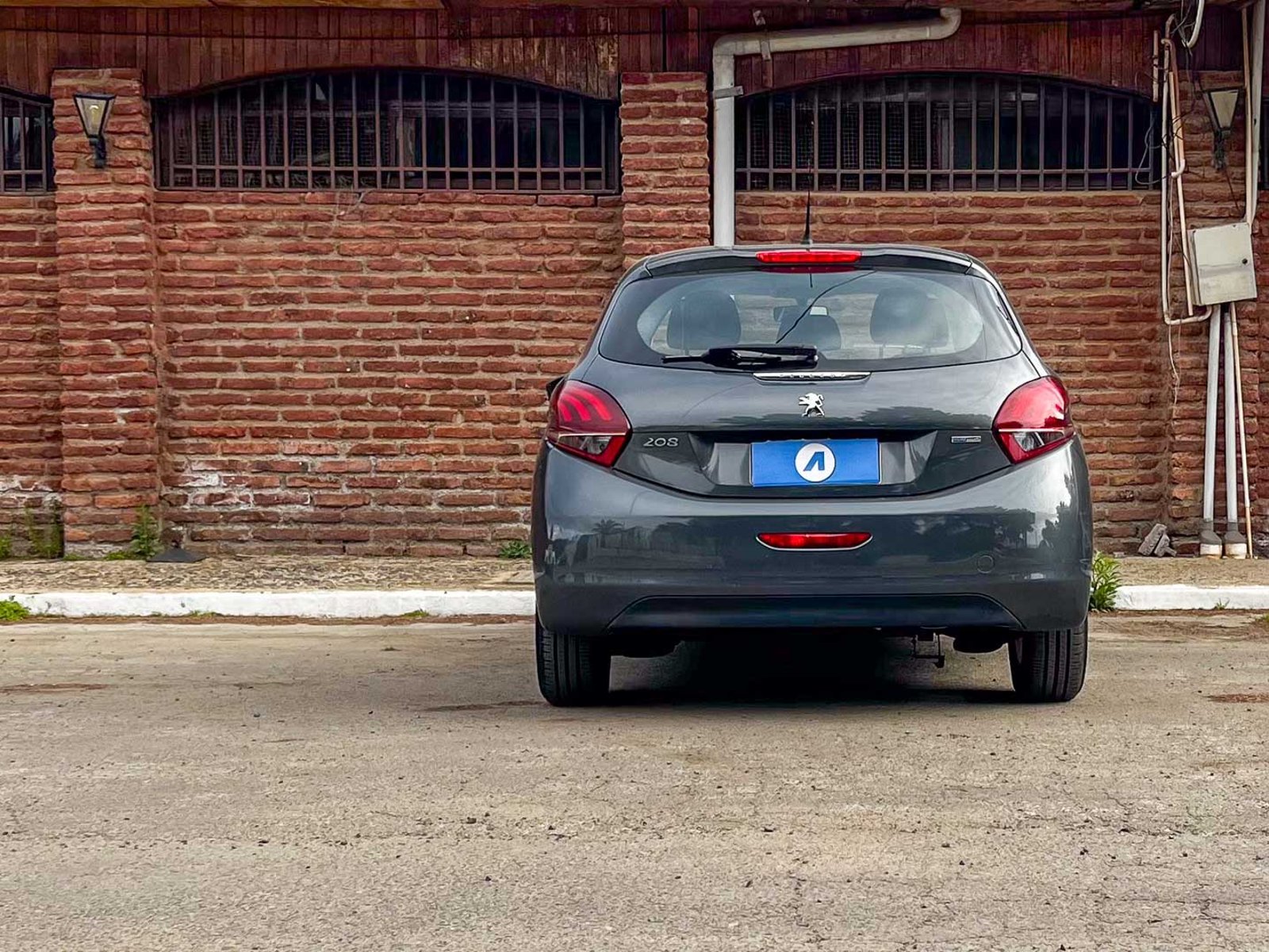 Peugeot 208 Active Pack 1.2 2017 - Foto 2 de 16
