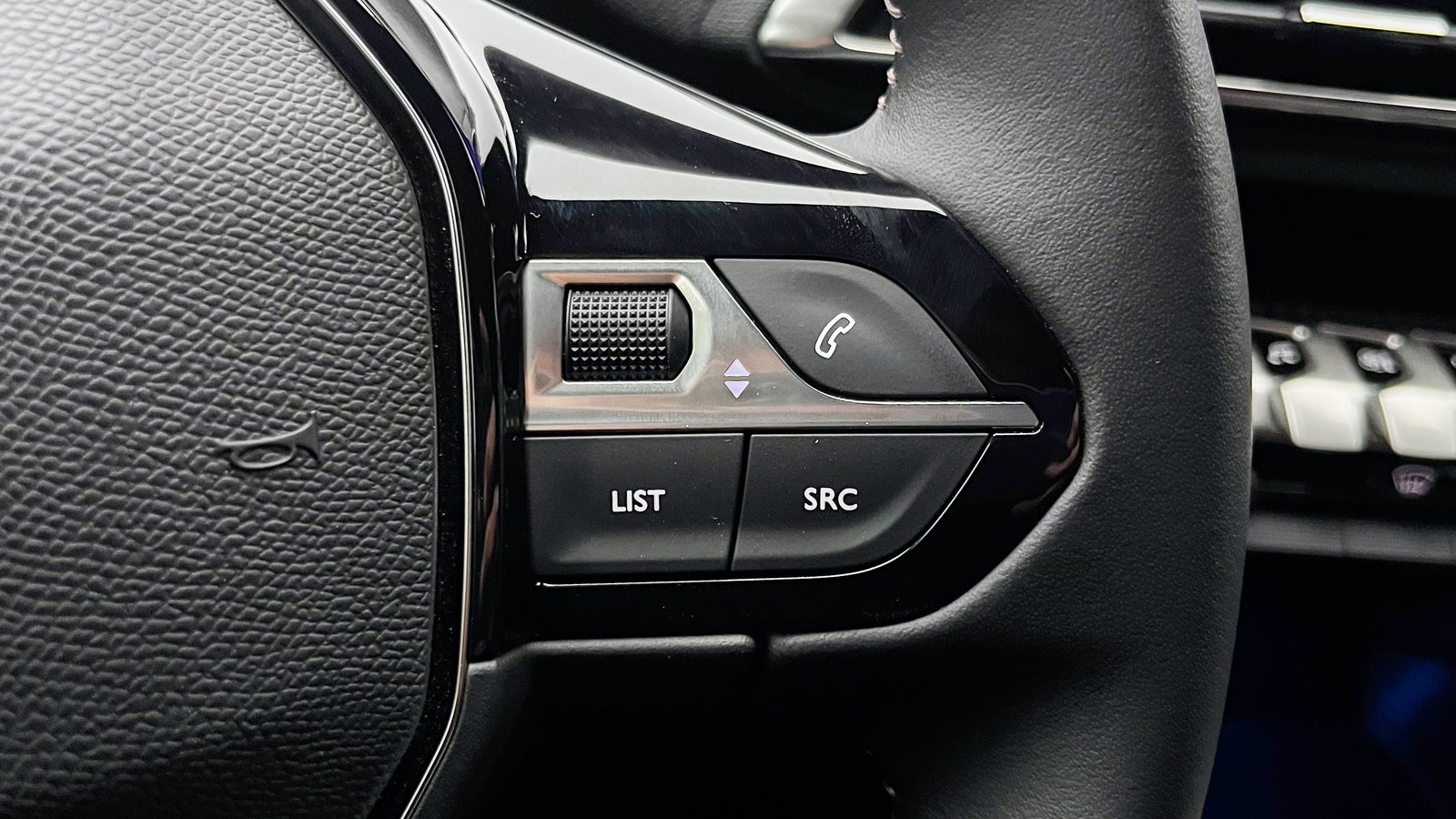 Peugeot 3008 Active Pack 1.2 2024 - Imagen 10 de 20