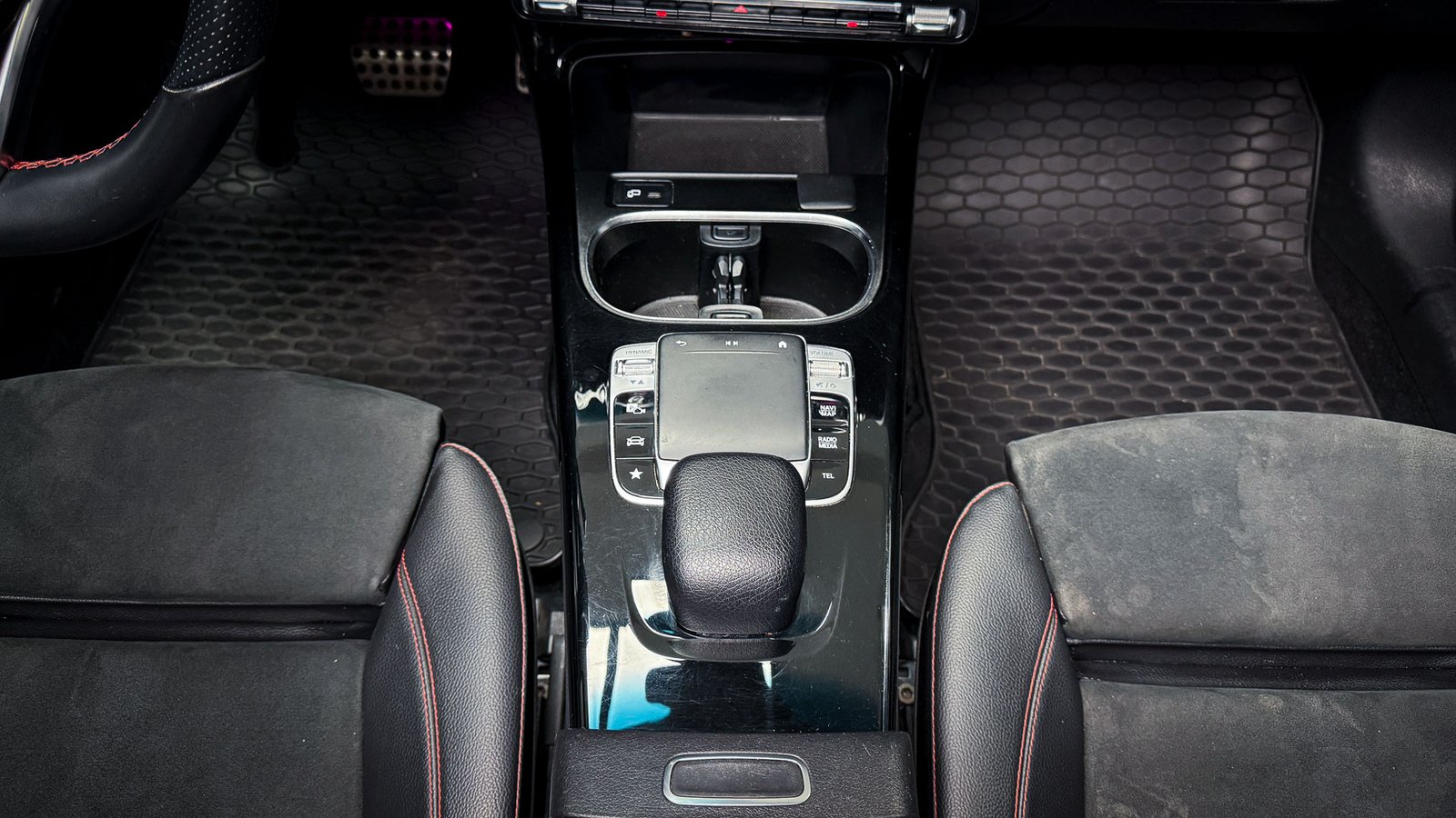 Mercedes-Benz A250 AMG Line 2.0 2019 - Imagen 18 de 20