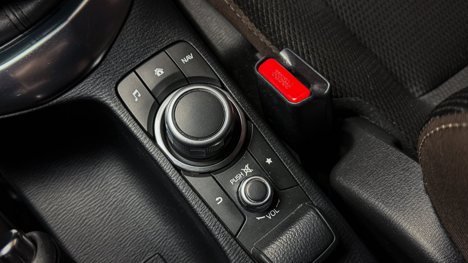 Mazda 2 SPORT 1.5 V HB 2021 - Imagen 20 de 20