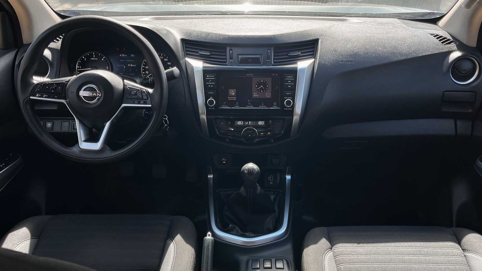 Nissan Navara XE MT 4x2 2.3 2023 - Imagen 12 de 20