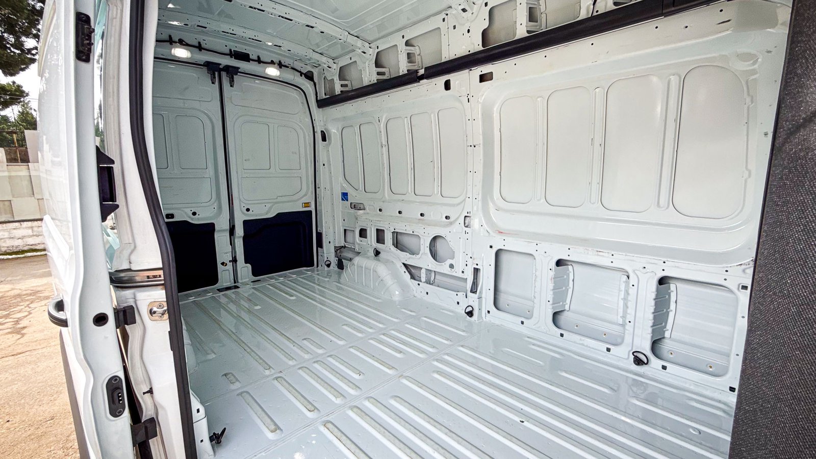 Ford Transit Techo alto L3H3 MT 2.0 2026 - Imagen 10 de 20
