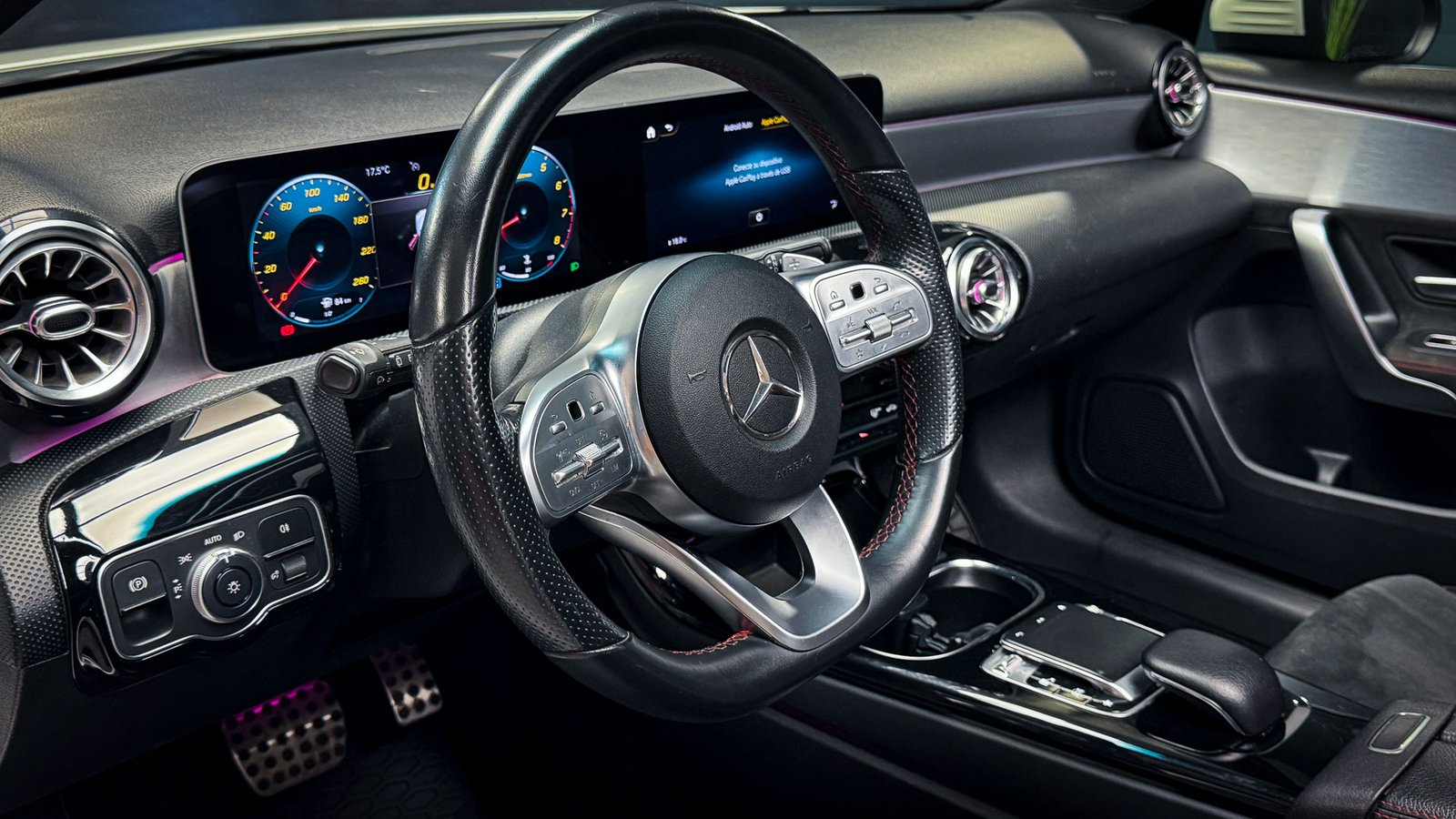 Mercedes-Benz A250 AMG Line 2.0 2019 - Imagen 11 de 20