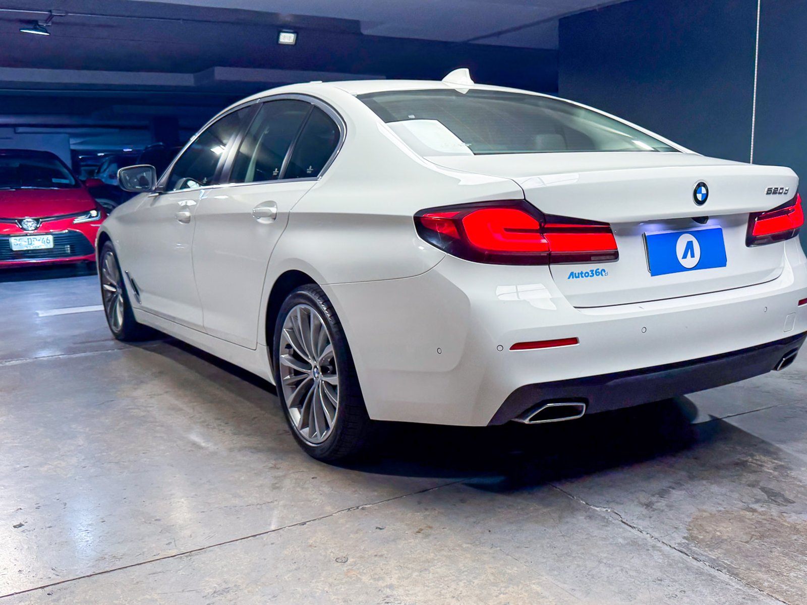 BMW 520D Heritage 2.0 2022 - Foto 2 de 20