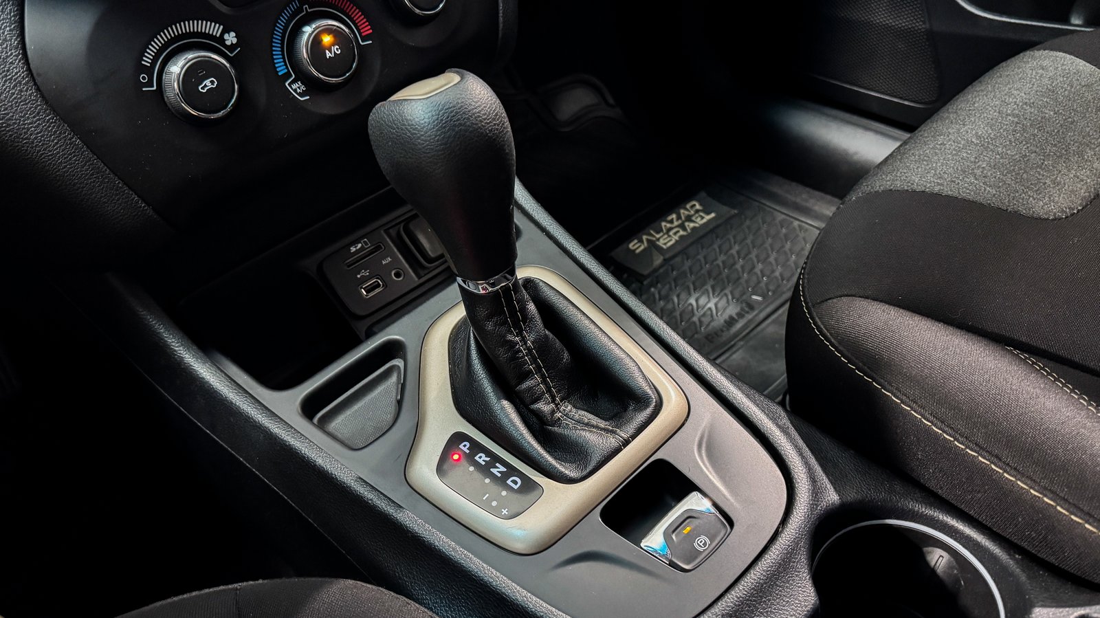 Jeep Cherokee Sport AT 2.4 2017 - Imagen 18 de 20