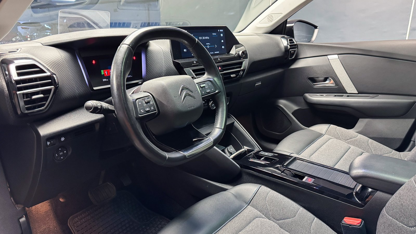 Citroën C4 Shine AT 1.2 2023 - Imagen 11 de 20