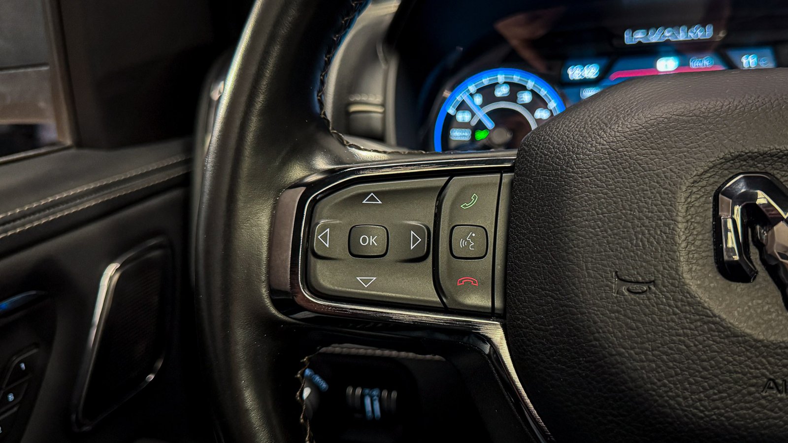 RAM 1500 Limited 4X4 5.7 AT 2022 - Imagen 11 de 20
