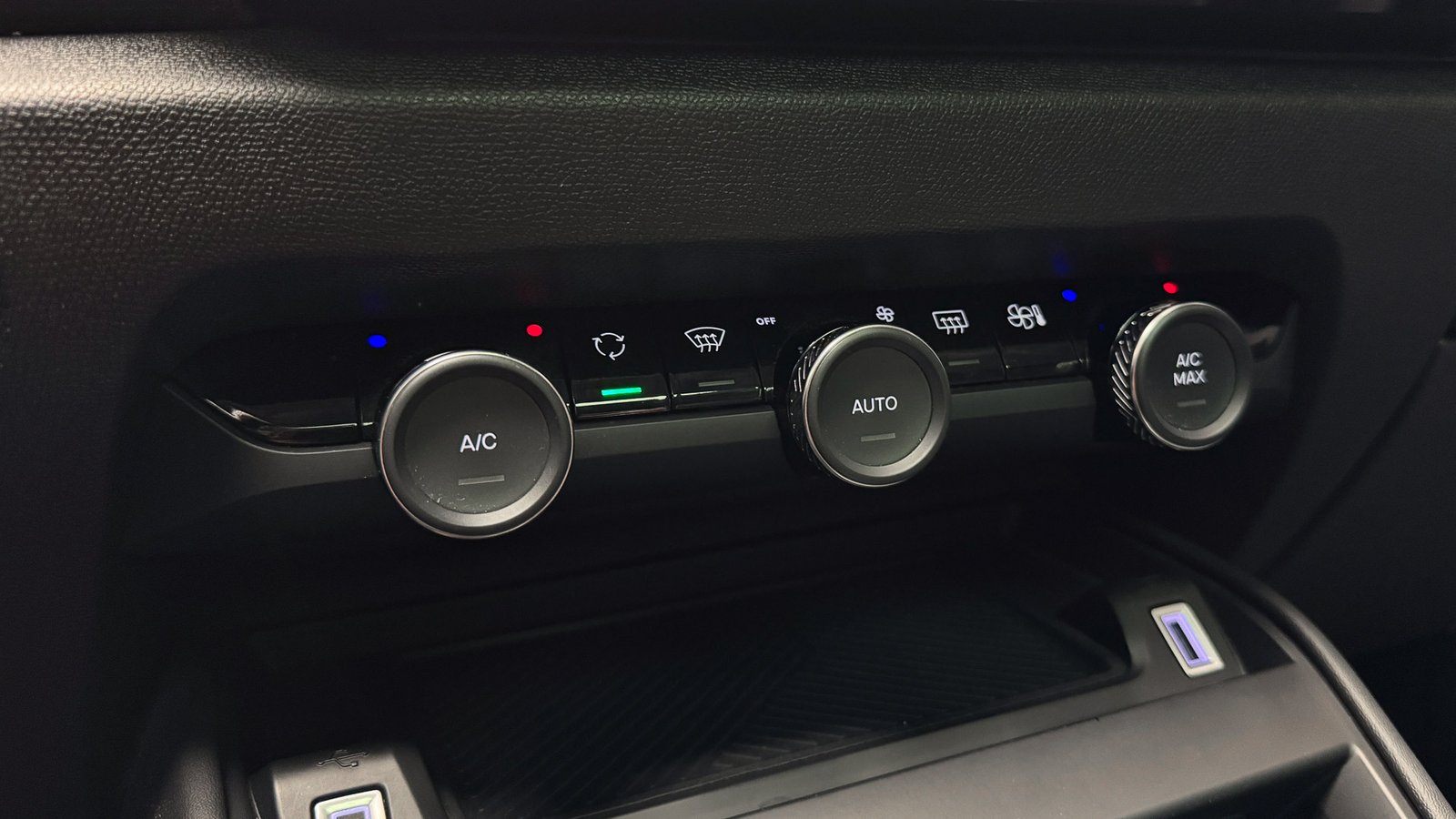 Citroën C4 Shine AT 1.2 2023 - Imagen 18 de 20