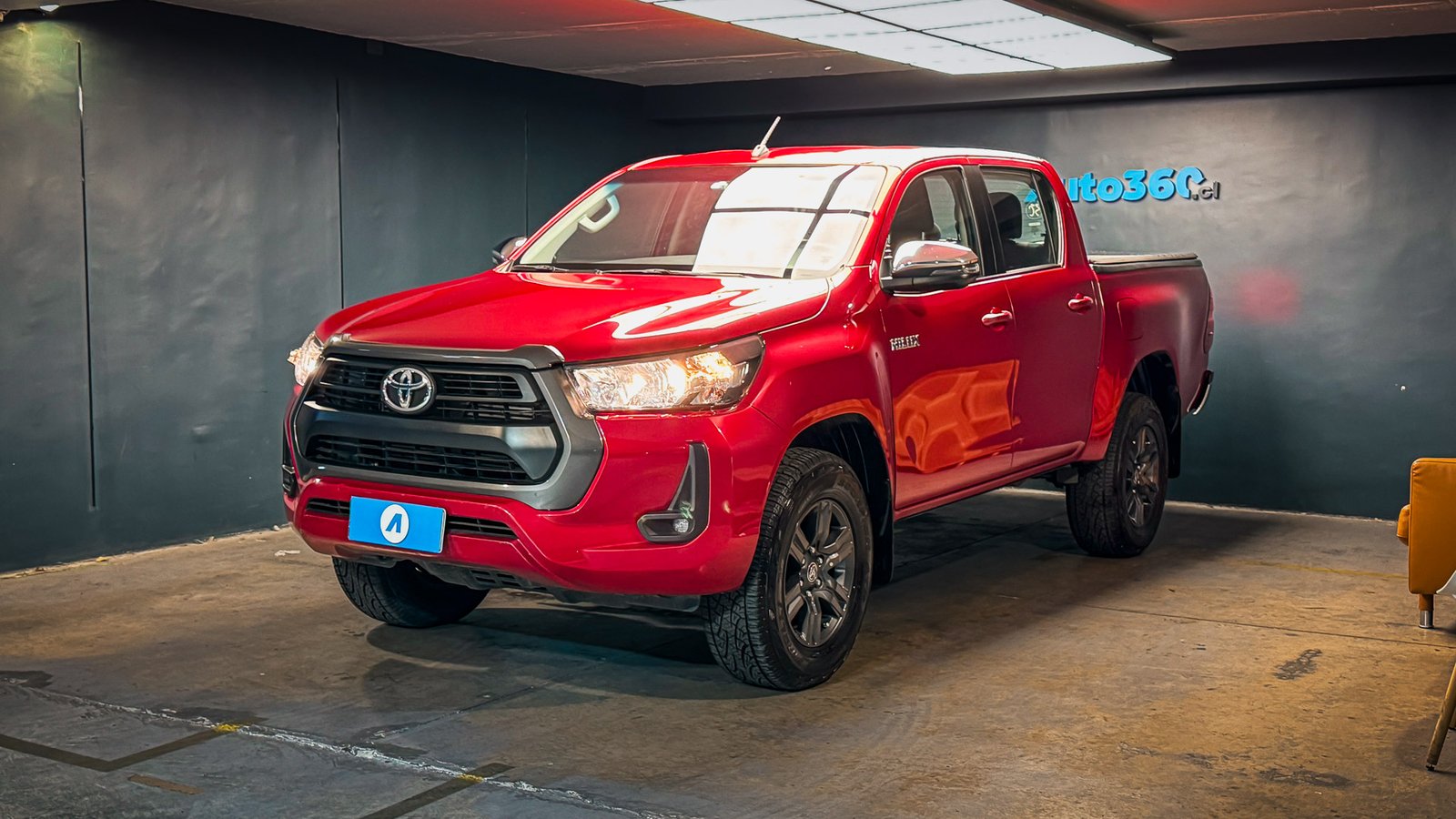 Toyota Hilux SR 4X2 MT 2.4 2025