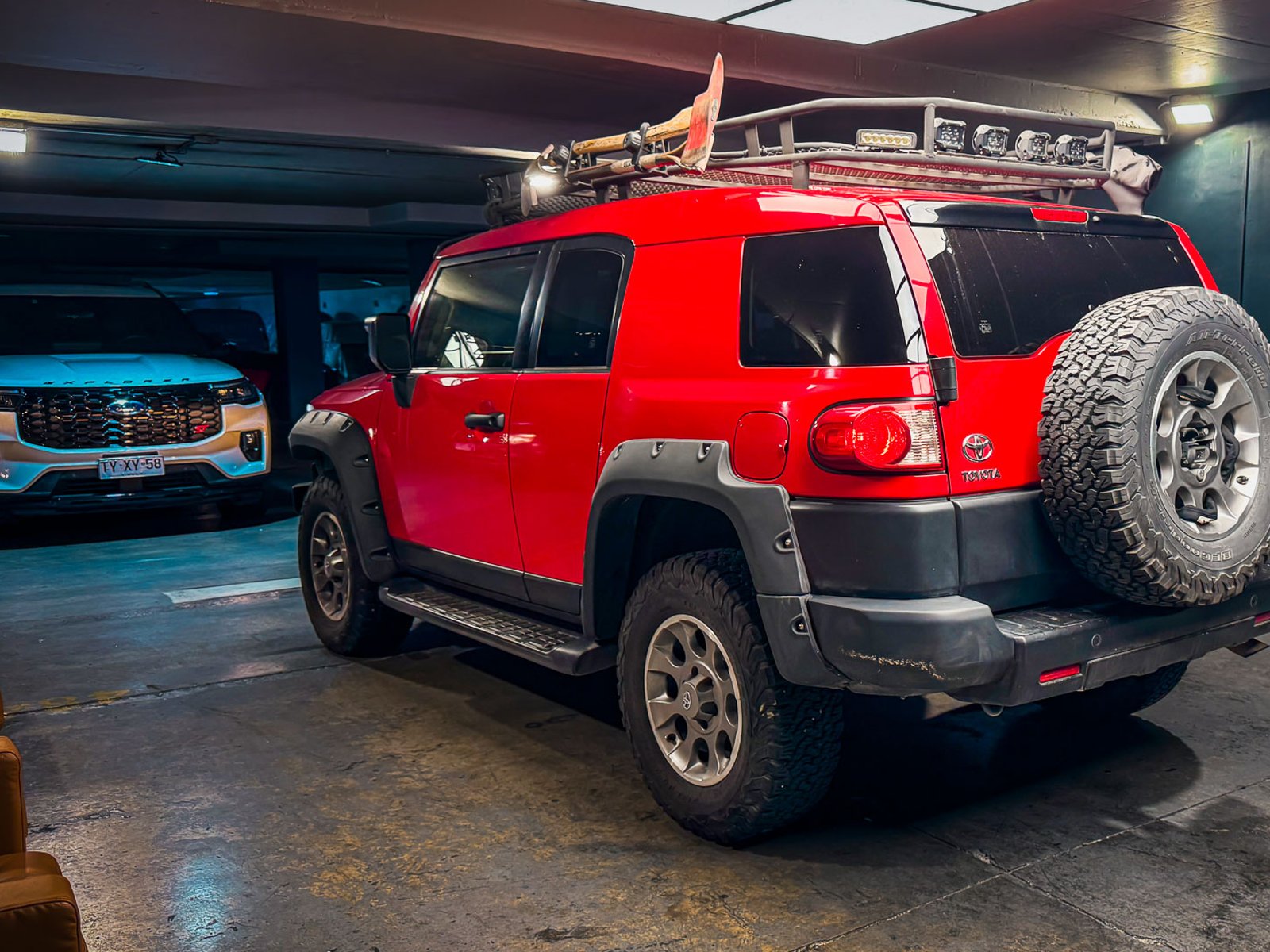 Toyota FJ Cruiser Limited 4x4 4.0 2013 - Foto 2 de 20