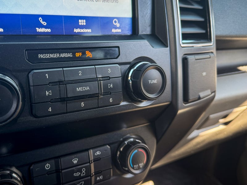 Ford F-150 XLT DC 4X2 3.3 2020 - Imagen 18 de 20