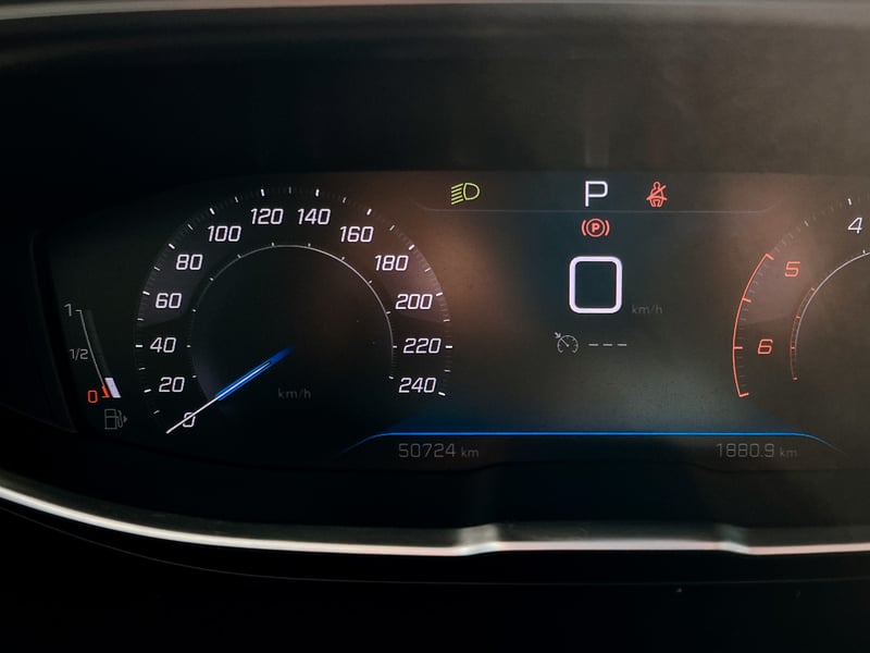 Peugeot 5008 Allure Pack Blue HDI 1.5 2023 - Imagen 7 de 20