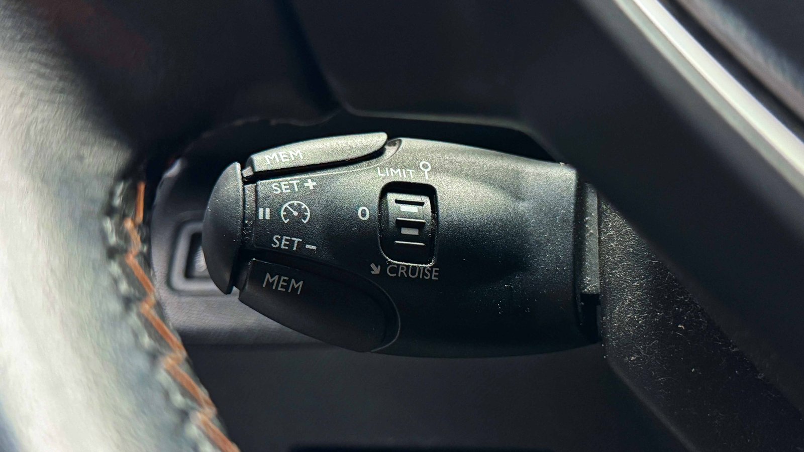 Peugeot 3008 Active 1.6 2018 - Imagen 11 de 20