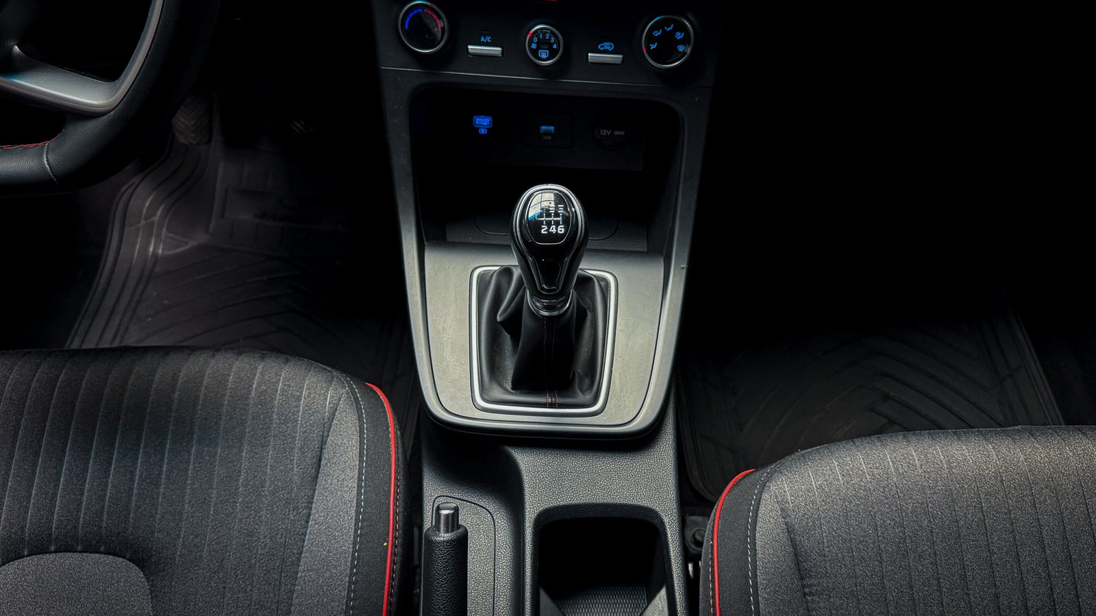 Hyundai Creta Plus MT 2022 - Imagen 18 de 20