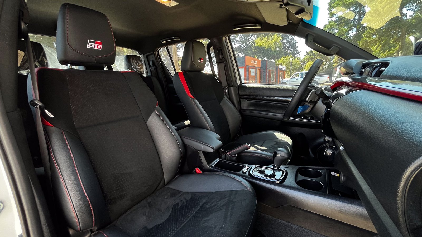 Toyota Hilux GRS 4WD AT 2.8 2025 - Imagen 20 de 20