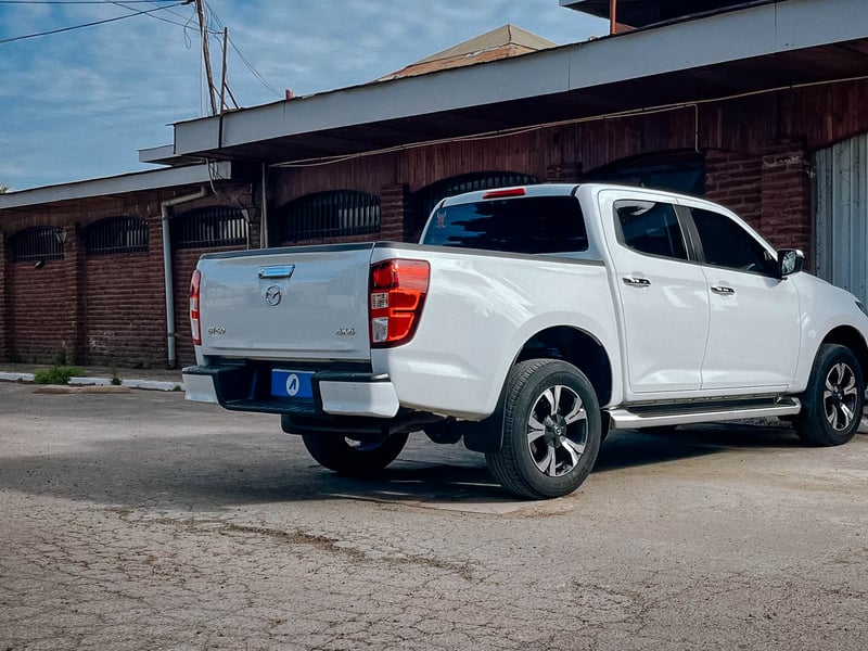 Mazda BT-50 High 3.0 2023 - Imagen 4 de 20