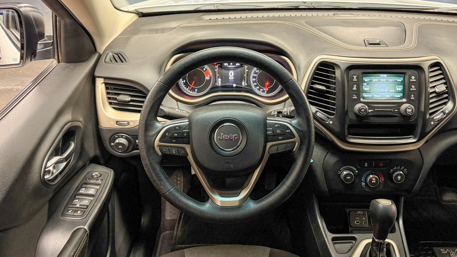 Jeep Cherokee Sport AT 2.4 2017 - Imagen 12 de 20