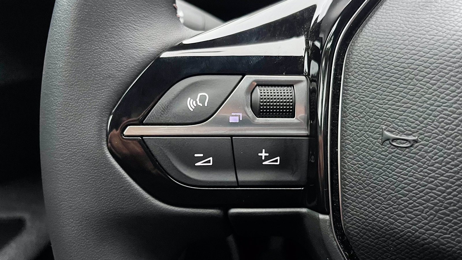 Peugeot 3008 Active Pack 1.2 2024 - Imagen 9 de 20