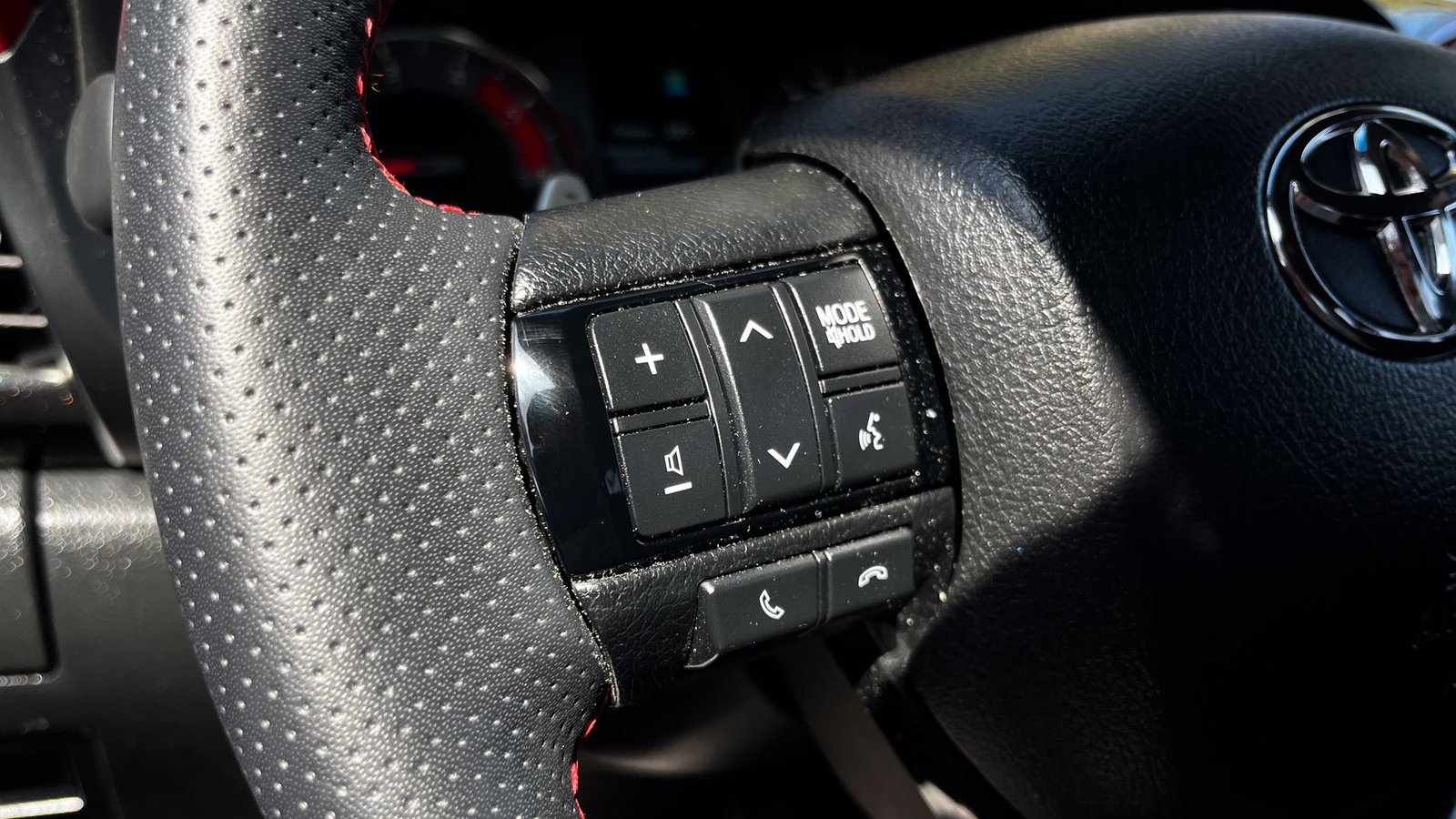 Toyota Hilux GRS 4WD AT 2.8 2025 - Imagen 8 de 20