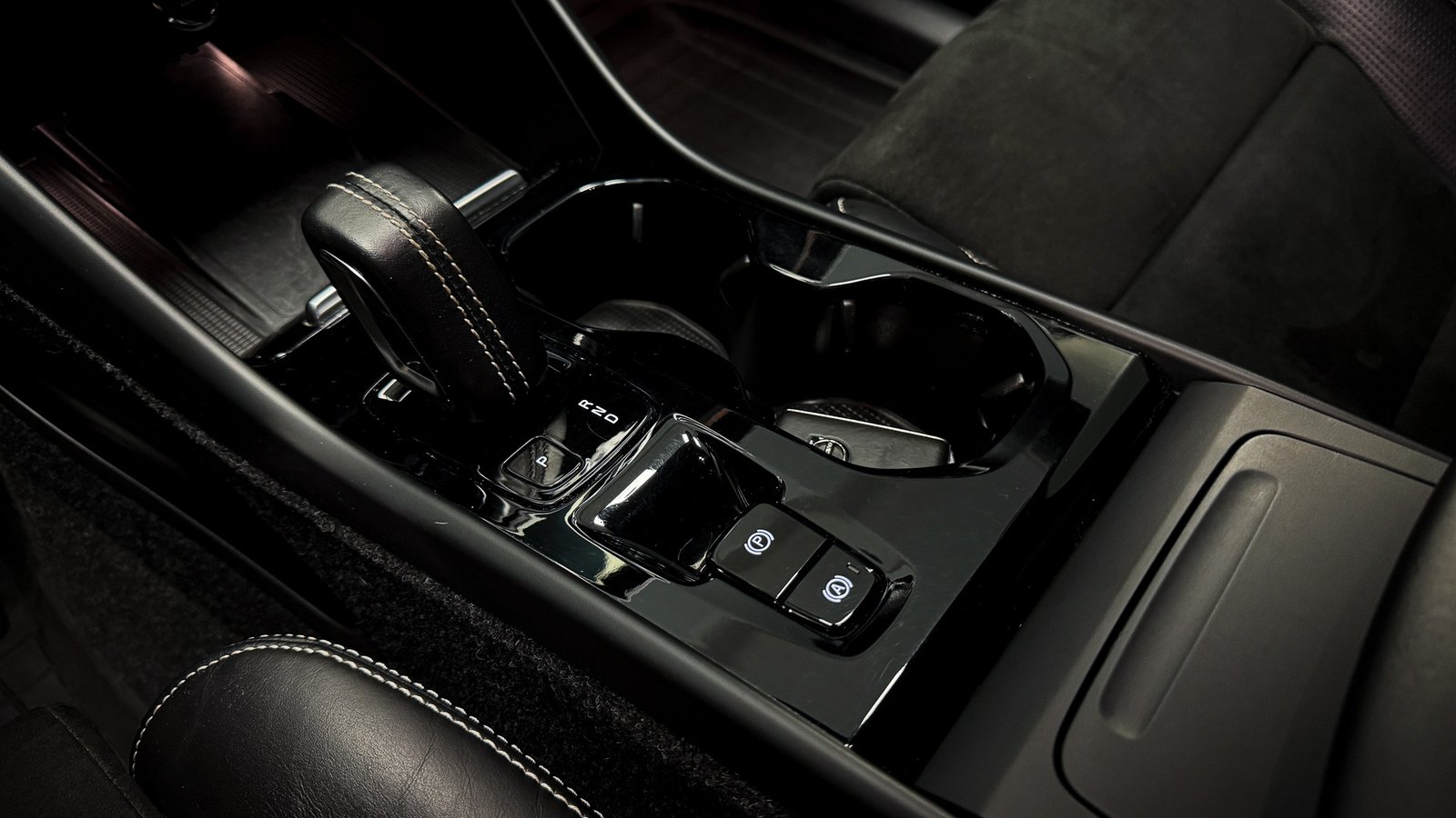 Volvo XC40 T5 R-Design 2.0 2020 - Imagen 20 de 20