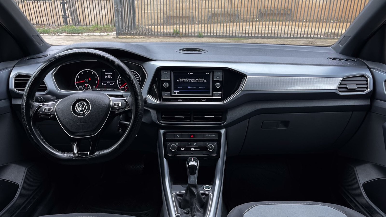 Volkswagen T-Cross Comfortline 1.6 2020 - Imagen 14 de 20