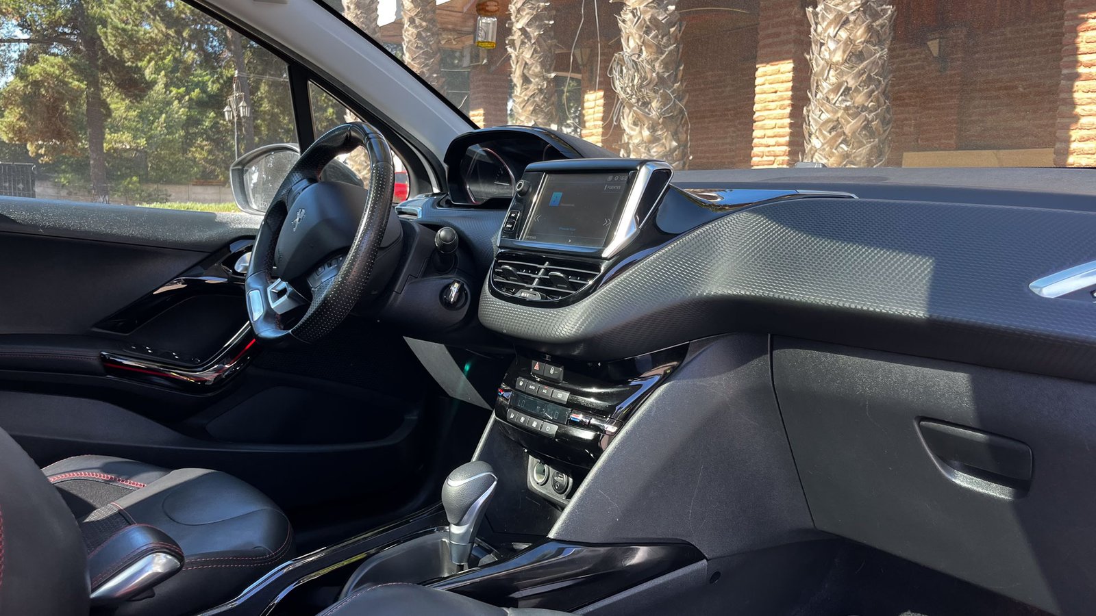 Peugeot 2008 GT LINE 1.2 AT 2018 - Imagen 13 de 20