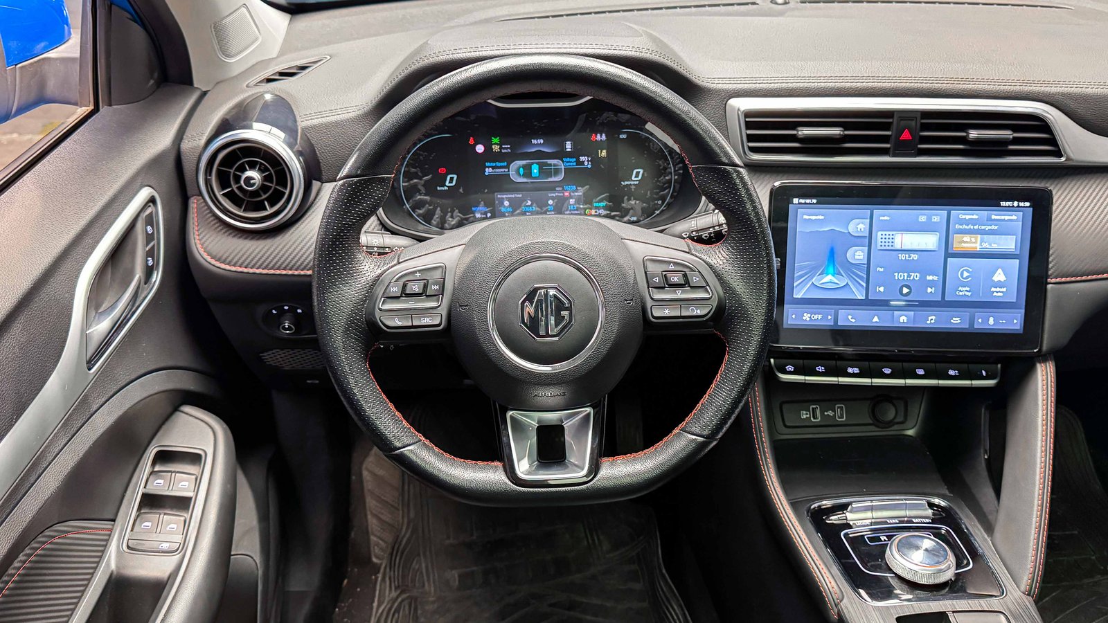 MG ZS EV DLX 2024 - Imagen 13 de 20