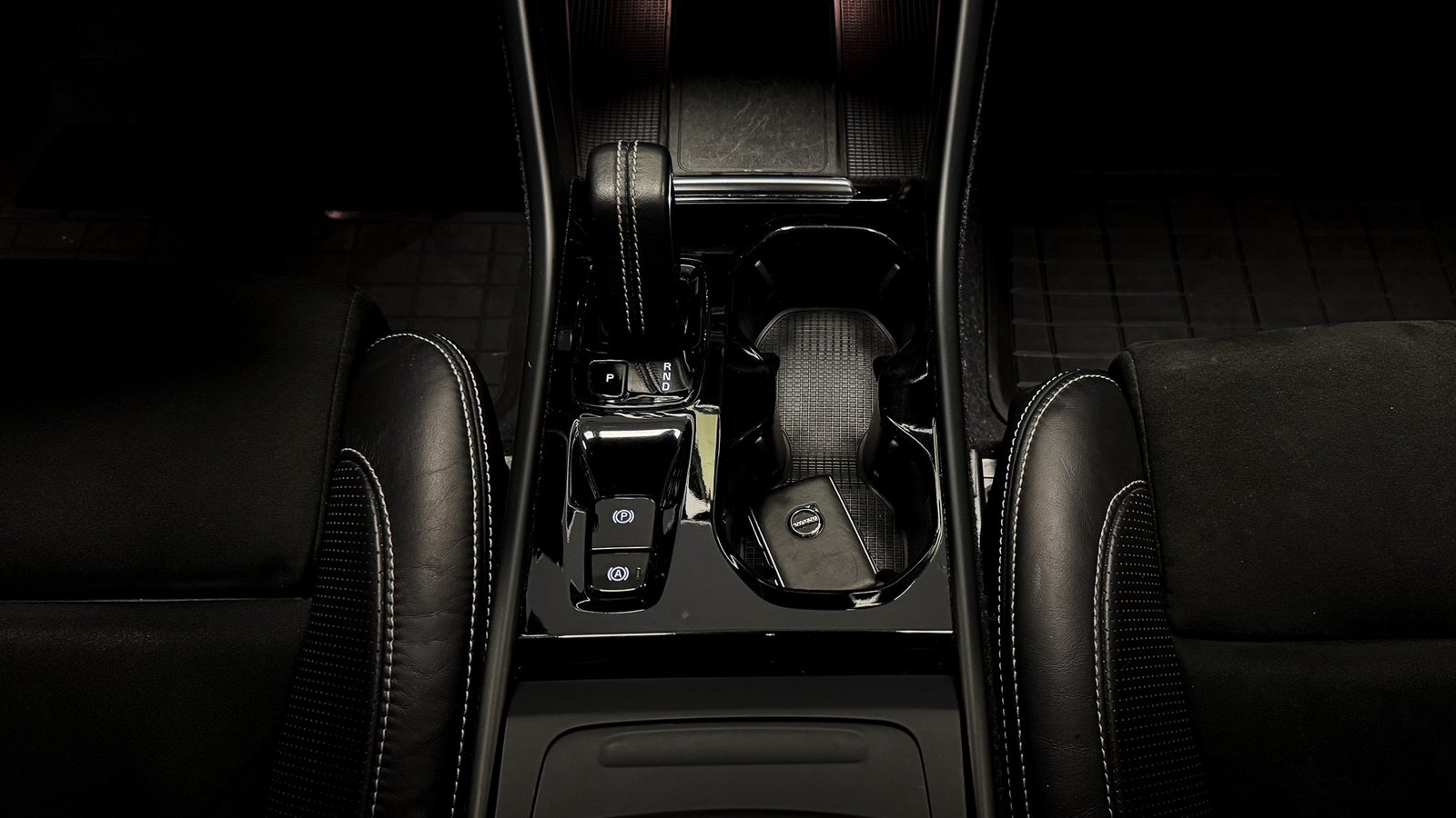 Volvo XC40 T5 R-Design 2.0 2020 - Imagen 19 de 20