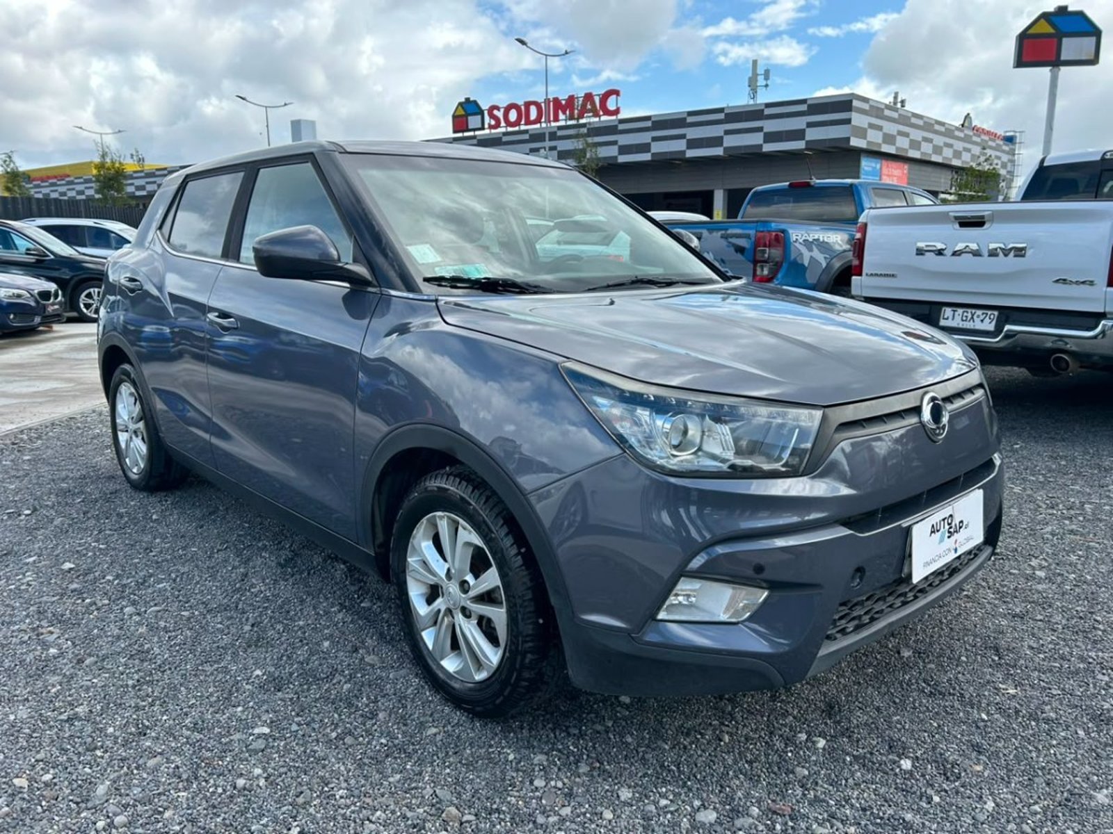 SsangYong TIVOLI 1.6 MT 2020 - Foto 3 de 10