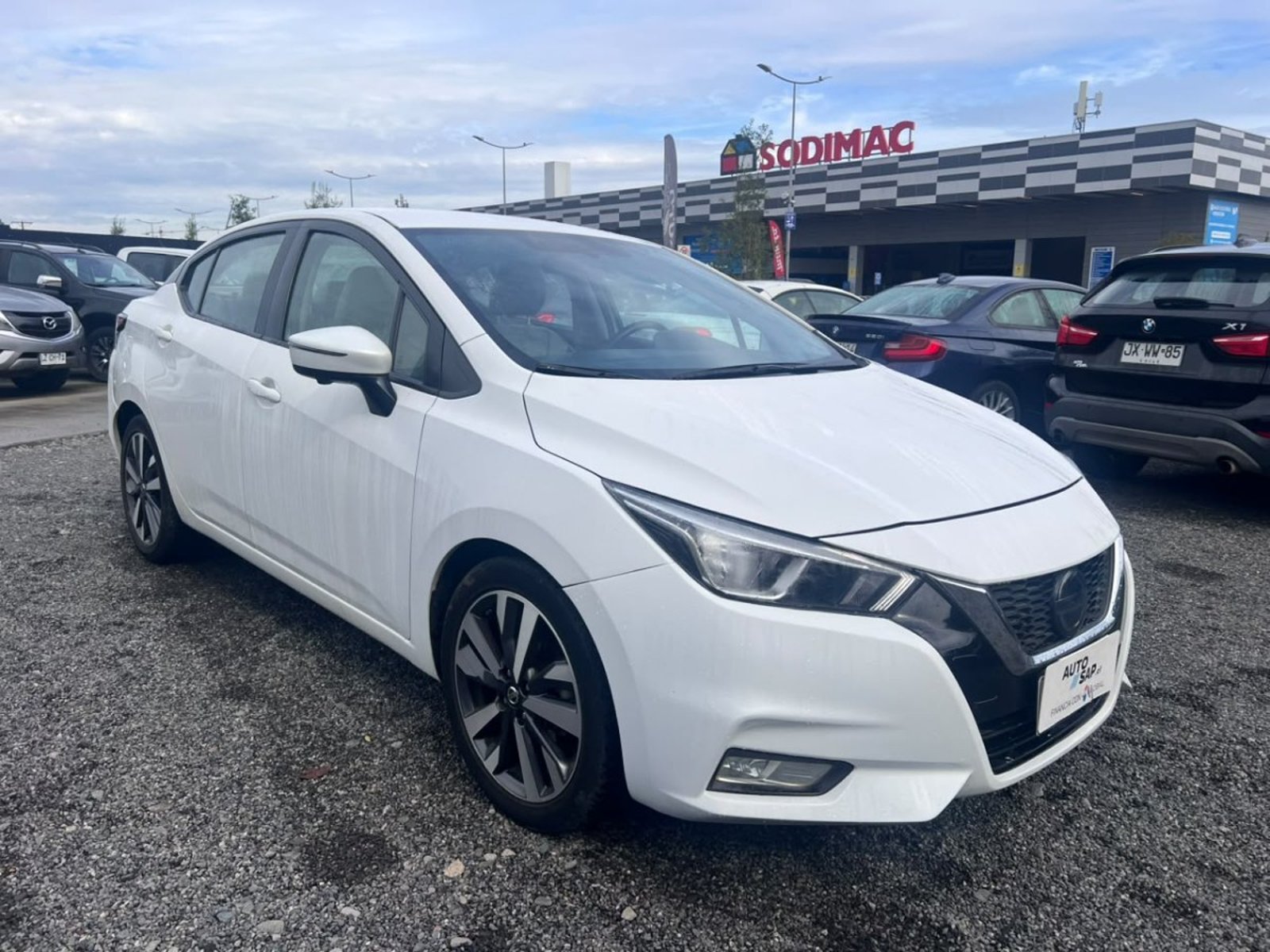 Nissan VERSA EXCLUSIVE 1.6 AUT 2020 - Foto 3 de 10