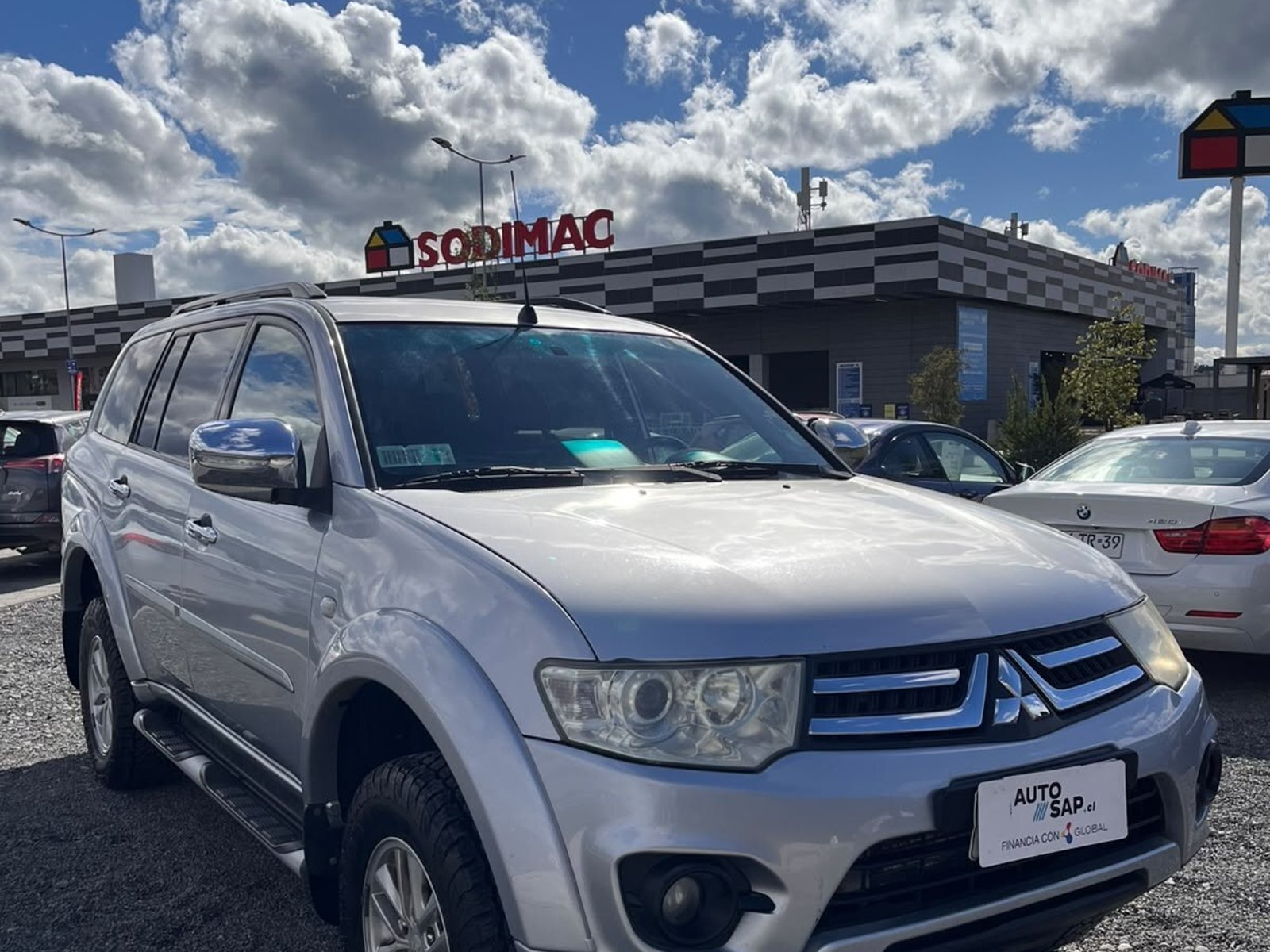 Mitsubishi MONTERO SPORT G2 2.5 AUT 2015 - Foto 2 de 10