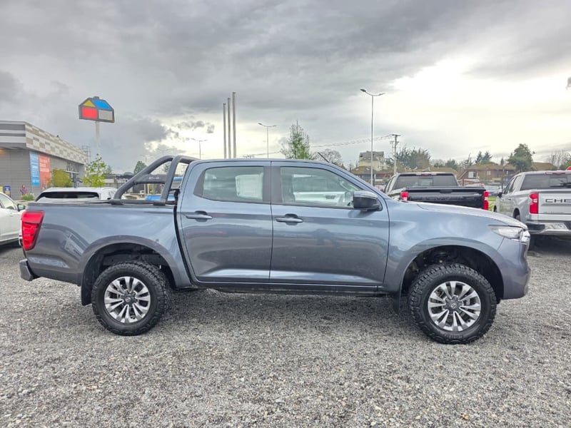 Mazda BT-50 3.0 CORE 4X4 6MT 2024 - Imagen 6 de 10