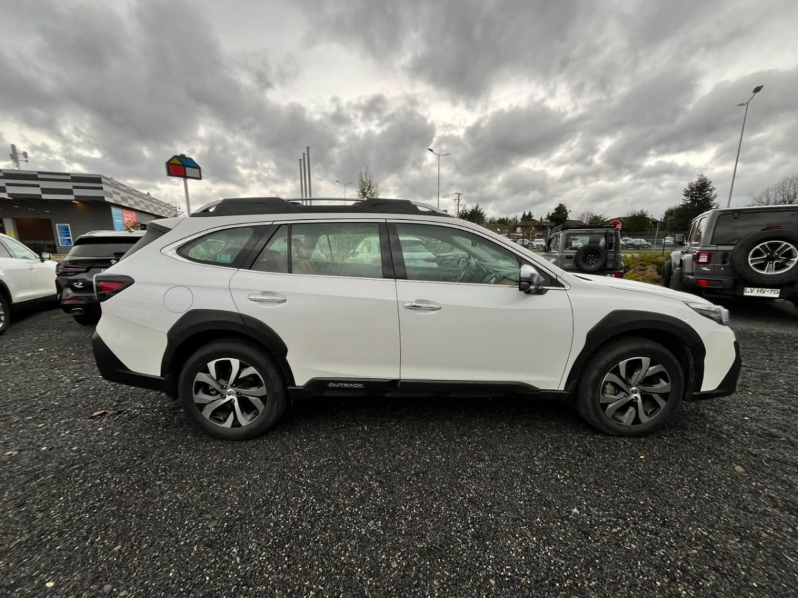 Subaru OUTBACK OUTBACK 2.4T TOURING ES GARDX AWD CVT 2021 - Foto 4 de 10