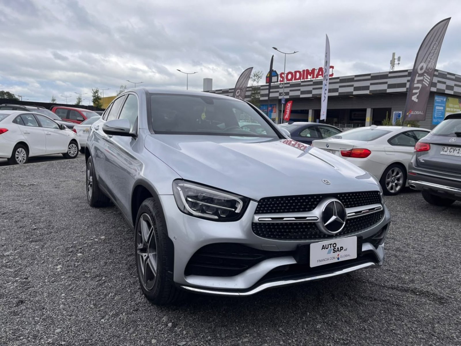 Mercedes-Benz GLC 300 2022 - Foto 3 de 10