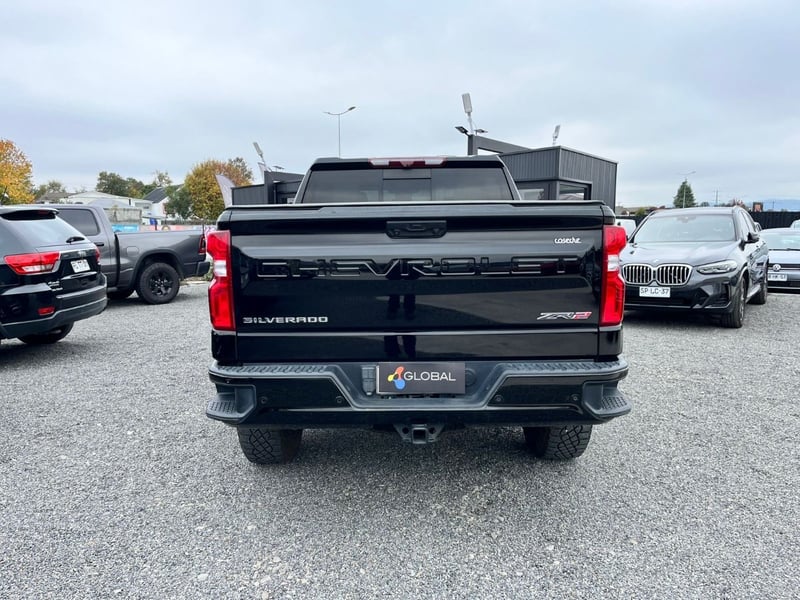 Chevrolet SILVERADO ZR2 6.2 AT 4X4 2023 - Imagen 6 de 10
