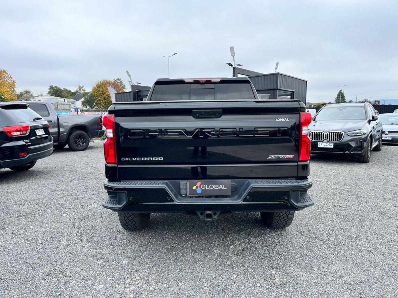 Chevrolet SILVERADO ZR2 6.2 AT 4X4 2023 - Imagen 6 de 10