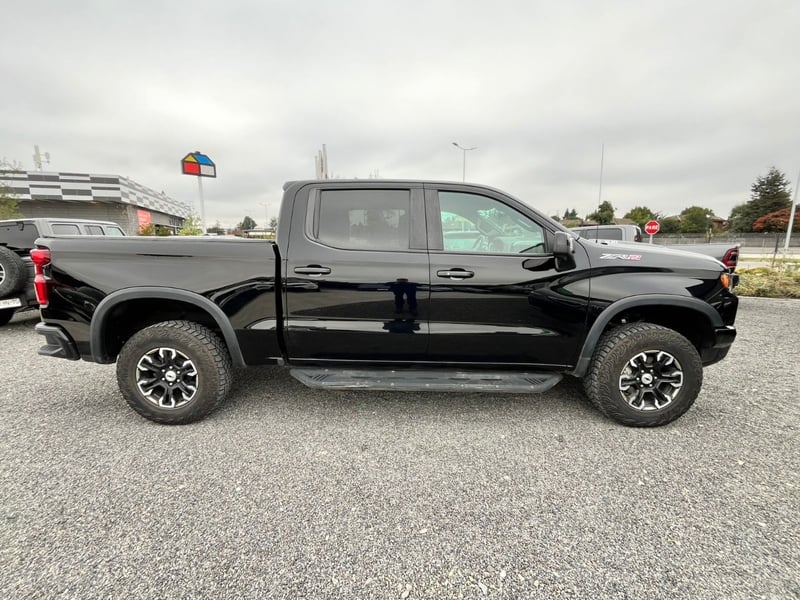 Chevrolet SILVERADO ZR2 6.2 AT 4X4 2023 - Imagen 4 de 10