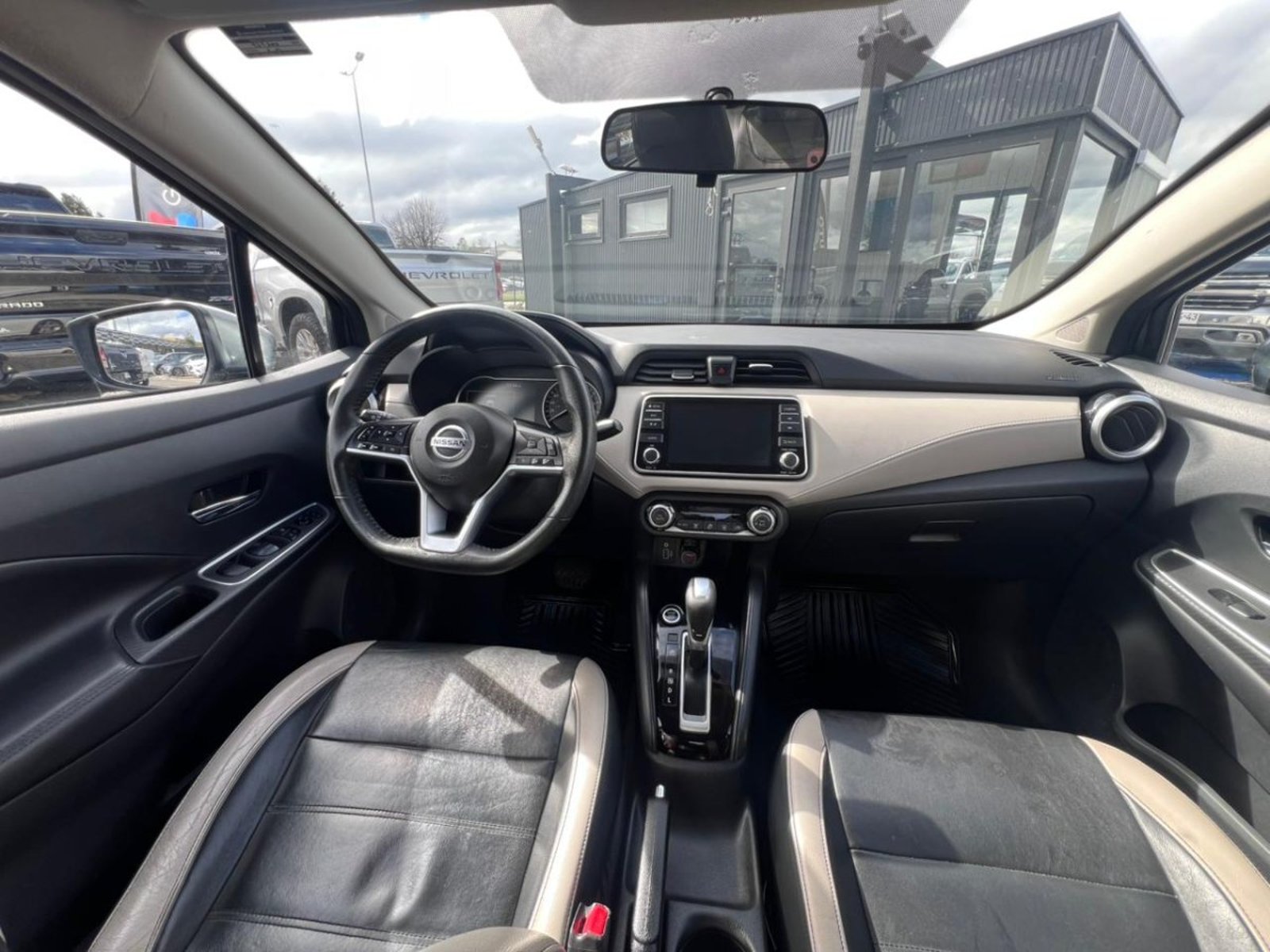 Nissan VERSA CVT 1.6 AUT EXCLUSIVE 2022 - Imagen 9 de 10