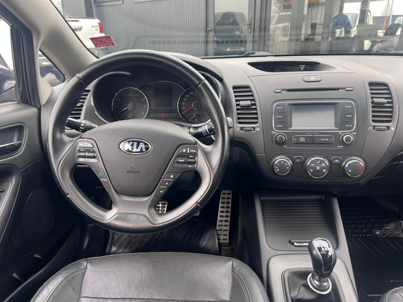 Kia CERATO 5 SX SPORT 2.0 MT 2016 - Imagen 9 de 10