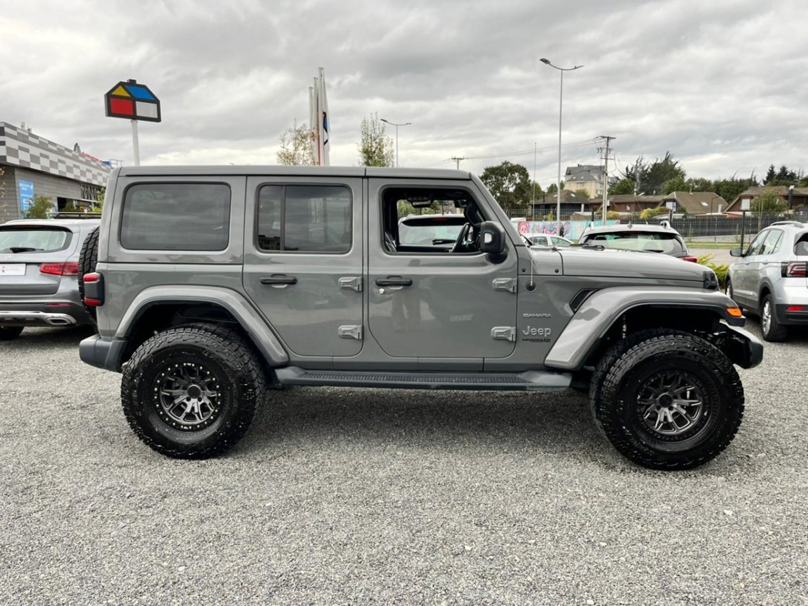 Jeep WRANGLER UNLTD SAHARA 4X4 3.6 AUT 2019 - Imagen 4 de 10